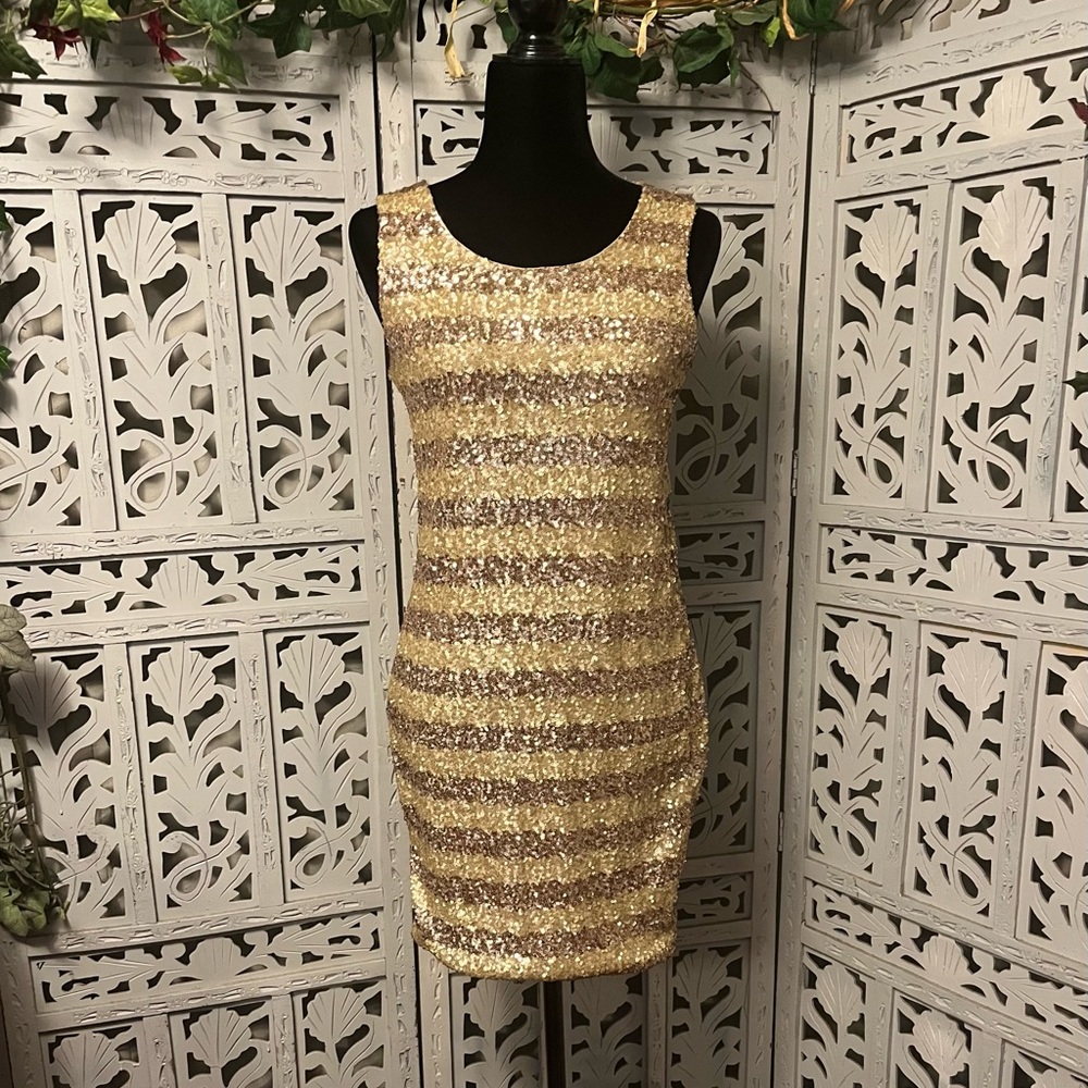 ILLA ILLA STUPENDOUS GOLD GLITTERY SEQUINS SLEEVELESS STRETCHY FANCY MIDI DRESS